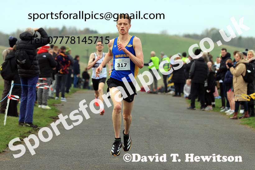 Senior Mens and Womens 2024 Heaton Memorial 10k Road Race, Newcastle Town Moor, Newcastle.   Photo: David T. Hewitson/Sports for All Pics